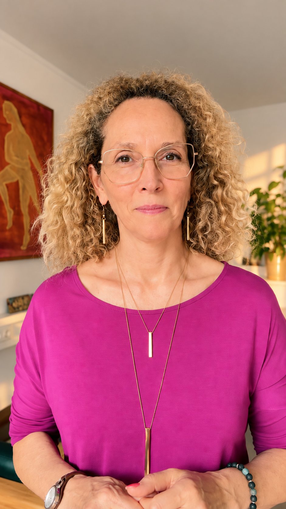 Mag. Elisabeth Lick in pinkem Oberteil
